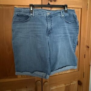 Levi's Classic Bermuda Shorts